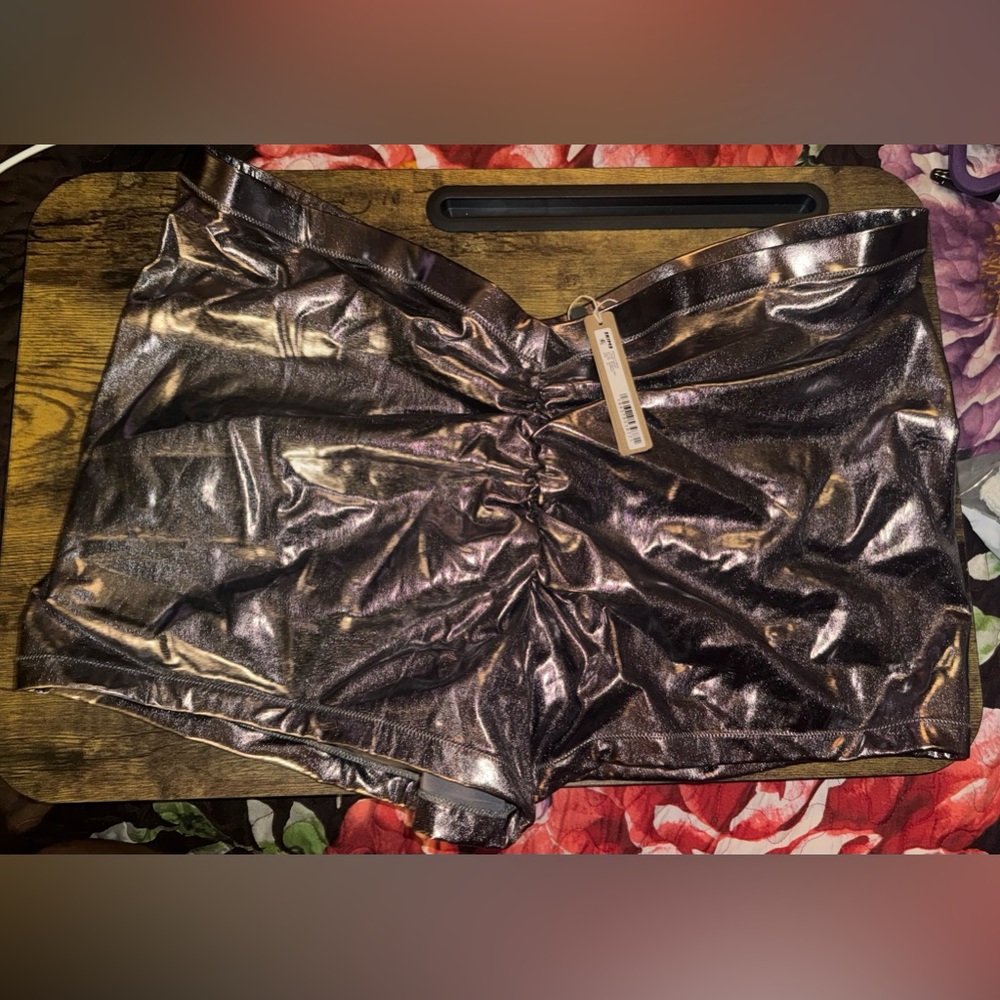 SKIMS Metallic V Waist Swim Short - 4X